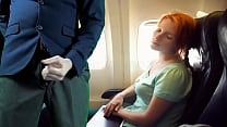 Пилот мастурбирует на женщину